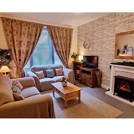 Entire, Main Door, Pet Friendly, Home Away From Home, East Ayrshire Newmilns Exterior photo