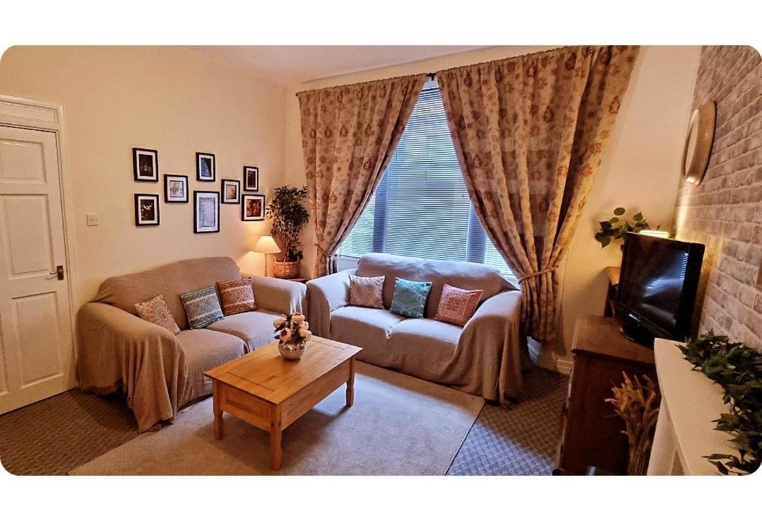 Entire, Main Door, Pet Friendly, Home Away From Home, East Ayrshire Newmilns Exterior photo