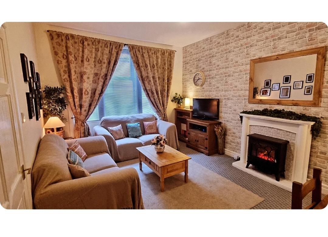 Entire, Main Door, Pet Friendly, Home Away From Home, East Ayrshire Newmilns Exterior photo